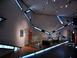 Museu Judeu de Berlim, arquitetura ultramoderna